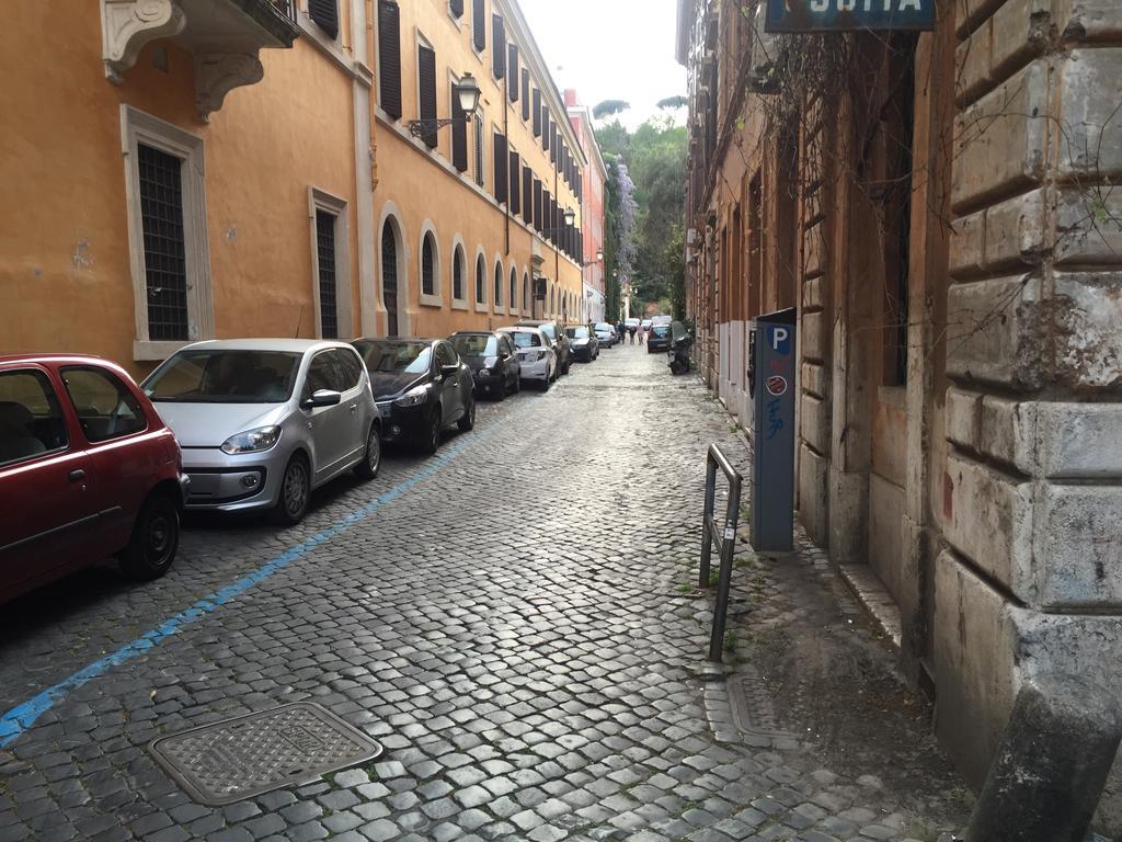 Riari Trastevere Apartment Рим Екстериор снимка