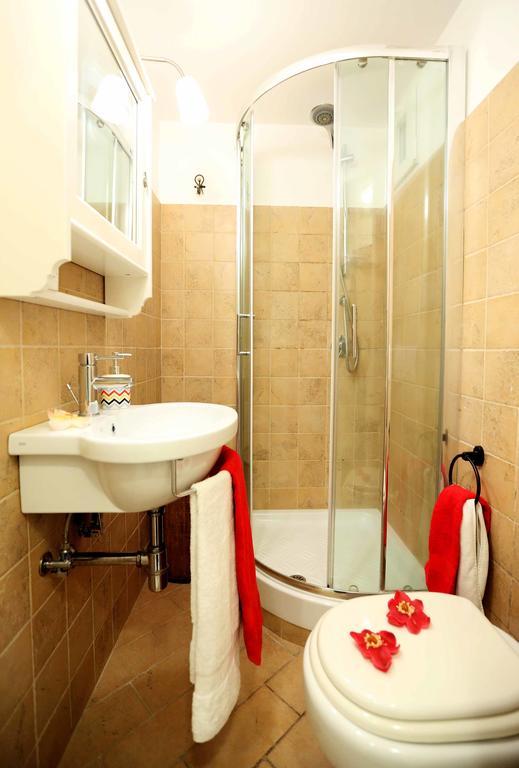 Riari Trastevere Apartment Рим Екстериор снимка
